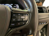 ミリ波レーダーとカメラを組み合わせたLEXUS Safety System。長距離の高速走行が快適になる、全車速追従型のレーダークルーズコントロールに対応しています。