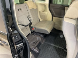 後席をはね上げれば、「もうひとつの荷室」が生まれます。