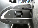 【ステアリングスイッチ】ステアリングから手を伸ばさなくても簡単にオーディオコントロールできますので、安全ですね。