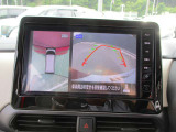 アラウンドビューモニターも装備しております。ご覧のように車体を真上か見たような映像なので、車庫入れの苦手なお客様ももうご心配いりません。