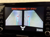 【フロントカメラ】運転席に座った状態で死角になりやすいクルマの前の様子まで確認でき安全ですね♪
