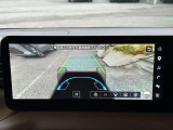 ディスプレイからのカメラ視点を変更することで、状況に合わせて運転席からの死角もカバーできます♪