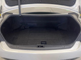 積み下ろしのしやすいデッキにはたっぷりと荷物を積み込んでいただけます。遊びから仕事まで、様々なシーンで頼れます♪