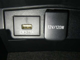 【充電用USB端子】デバイスの充電に便利です。※実際の接続端子は写真で確認or店舗までご気軽にお問合せください♪