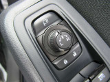 駐車時や狭い道でのすれ違い時に気を使うミラー。電動格納式ドアミラーはそんな時に便利です。