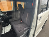 前席の画像です。是非運転席に座っていただき視界等をご確認ください。
