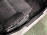 痛みの出やすい運転席シートの角、フロアマット、座面、ともに良好です