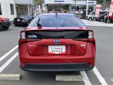 広々とした車内空間に優れた燃費性能。更にデザインも上質で人気のお車です!
