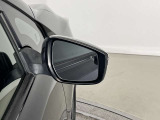 【ブラインドスポットモニター】巻き込み事故防止や、車線変更時の事故も予防します。