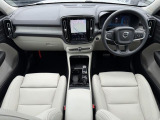XC40 ウルトラ B4 AWD 4WD 
