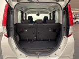 【トランク】積み込みやすくて、たっぷり積める荷室です。シートアレンジできるものは、乗車人数と荷物の量や大きさによってシートを動かすことができるので、より快適なドライブが可能です!