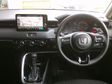 運転席側からの様子 パドルシフトでマニュアルモードになります。