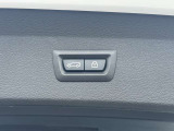電動リアゲート装備。バンパー下でのキックオープン&クローズ機能も装備です。