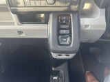 この度は、当店の車両をご覧頂きまして誠にありがとうございます。当店では、遠方ご登録・ご納車(別途費用要)や最長120回の分割お支払い(事前審査要)も承っております。ご不明な点は、お気軽にご相談下さいませ。
