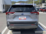 広々とした車内空間に優れた燃費性能。更にデザインも上質で人気のお車です!