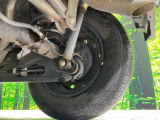 お車を安心してお乗りいただく為には、足回りの定期点検が欠かせません。サービスサポート(有償保証)では無料点検もご提供しており、安心のカーライフをお過ごしいただけるサポート体制が整っています。