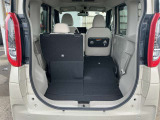 乗車人数や荷物の形状に合わせた色々な使い方ができます。後席シートを倒せば広々スペースが確保できます。