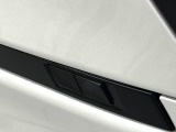 【パワーバックドア】スマートキーや運転席のボタンを押すだけでリアゲートが自動で開閉します!荷物を持っている時や、高い位置にあるバックドアを閉める際に便利な機能です♪
