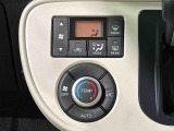 快適装備のオートエアコン♪ 温度設定をすれば、自動で車内の温度管理をしてくれる優れ物です彡