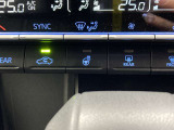 ステアリングヒーター付き。寒い日のドライブも、手のひらから温めてくれます。