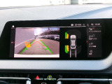 高画質のカメラが付いております。コーナーセンサーと併せてご利用いただくと駐車も楽々