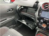 収納スペースもたくさん有ります☆車検証や小物類などすっきり収納♪