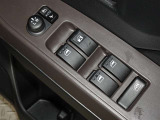 電動格納式ドアミラー・パワーウインドウを装備しています。