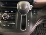 発進時から滑らかに加速する無段階変速のCVTはストップ&ゴーの多い街の中も快適です