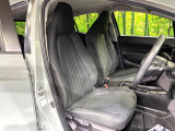 運転席まわりには十分なスペースがあり、大柄な方でもゆったり運転していただける環境です。
