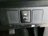 コーナーセンサーを車の前後に装備。障害物までの距離に応じて運転手にお知らせ。縦列駐車時や駐車場・車庫などでの取り回しをサポートします。詳細は販売店スタッフまでおたずねください。