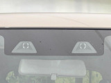 【スズキ セーフティサポート】走行中に前方の車両等を認識し、衝突しそうな時は警報とブレーキで衝突回避と被害軽減をアシスト。より安全にドライブをお楽しみいただけます。