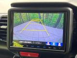 【バックカメラ】駐車時に後方がリアルタイム映像で確認できます。大型商業施設や立体駐車場での駐車時や、夜間のバック時に大活躍!運転スキルに関わらず、今や必須となった装備のひとつです!