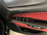 運転の操作性、快適性、など全ては、シートポジションから始まります。シートメモリーは、重要な機能です。