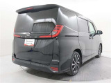 リヤ5面はプライバシーガラス☆強い日差しや車外の視線から室内を守ってくれます。