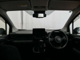 見通しのよいすっきりとした視界で、誰でも運転しやすいです。運転のしやすさは疲れにくさにも繋がりますよ♪