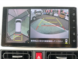 お車選びをお楽しみ頂けるよう、在庫車の展示スペースを十分に確保しております。