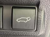 【パワーバックドア】スマートキーや運転席のボタンを押すだけでリアゲートが自動で開閉します!荷物を持っている時や、高い位置にあるバックドアを閉める際に便利な機能です♪