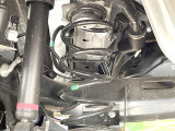 お車を安心してお乗りいただく為には、足回りの定期点検が欠かせません。サービスサポート(有償保証)では無料点検もご提供しており、安心のカーライフをお過ごしいただけるサポート体制が整っています。