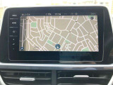 スマートフォン用アプリ[Apple CarPlay][Android Auto]対応の純正ナビ Discover Pro を装備、ラジオ、地デジTV、Bluetoothハンズフリー通話にも対応。
