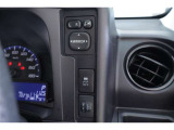 駐車時や狭い道でのすれ違い時に気を使うミラー。電動格納式ドアミラーはそんな時に便利です。