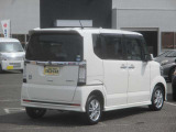 カーマックスは安心の自社認証工場、自社鈑金工場完備しております。お客様をトータルサポート致します。 ご購入後のアフターもお任せください。