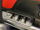 メモリー付き電動シートも装備されておりますのでシート位置を3パターン記憶できます。