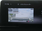メーカーオプションの前後ドライブレコーダー付きです。