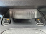 運転席・助手席あたたかシートヒーター付です☆冬場はヒーターの為のエンジン始動を抑えられるので低燃費につながります☆