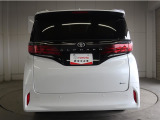 「中古車ハイブリッド保証」付き。ハイブリッド機構を無償で保証します。保証期間は、初度登録年月から10年目まで、またはロングラン保証が終わってから3年間。ただし累計走行距離が20万km以内です。