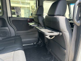 運転席助手席シートバックテーブル
