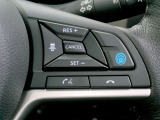 プロパイロット搭載!アクセル、ブレーキを自動でコントロールして前のクルマとの車間距離を保つ手助けをします。