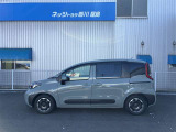 スライドドアで乗り降り楽々
