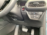 高速で便利なETCがあり、横滑りを防ぐVSAなどのスイッチは、運転席の右側、手の届きやすい位置にあります。
