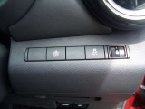 運転席の右側に各種スイッチがまとめられています。